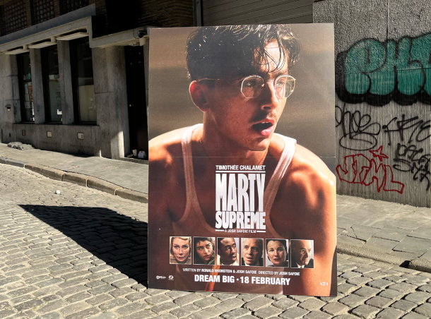 Kartonnen staander van Marty Supreme